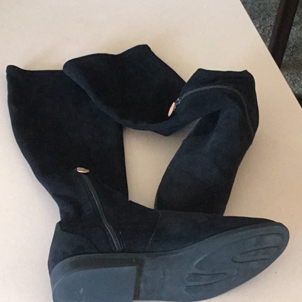 Gentle Souls Black Women's Knee-High Suede Boots with Side Zipper Size 11 - Picture 3 of 4